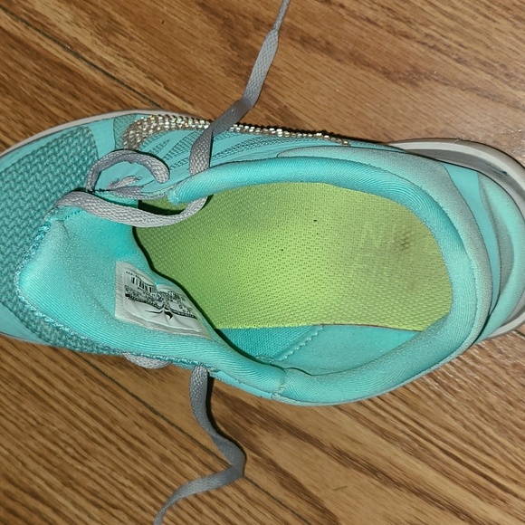 Nike Shoes - Picture 3 of 7